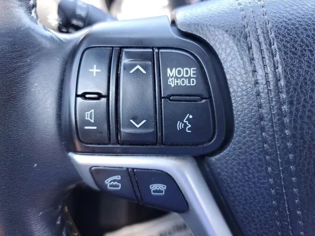 2015 Toyota Highlander Limited photo 19