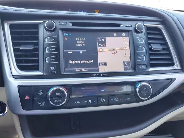 2015 Toyota Highlander Limited photo 22