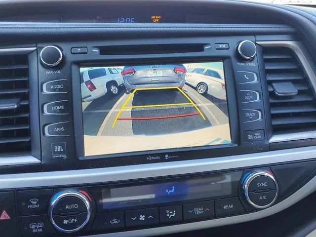 2015 Toyota Highlander Limited photo 27