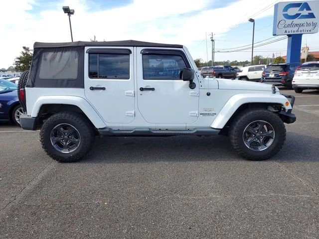 2014 Jeep Wrangler Unlimited Sahara photo 5