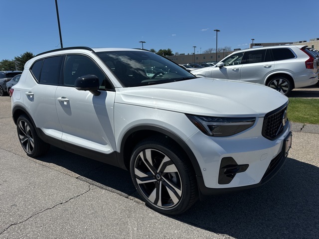 2024 Volvo XC40 Ultimate