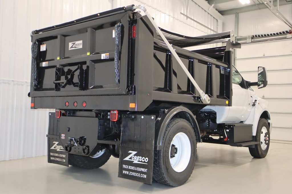 2025 Ford F-750 SuperCab photo 4