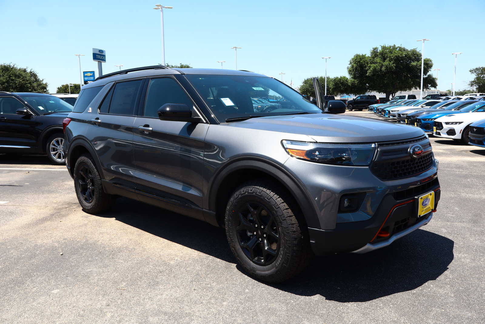 Ford Explorer Limited vehicles Mac Haik's Southway Ford