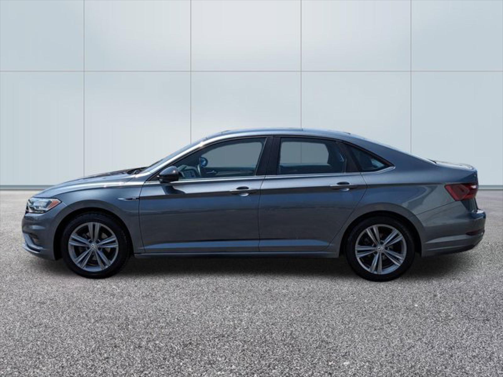 2020 Volkswagen Jetta R-Line photo 2