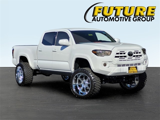 2019 Toyota Tacoma 4X4 LIFTED WHEELS & TIRES
