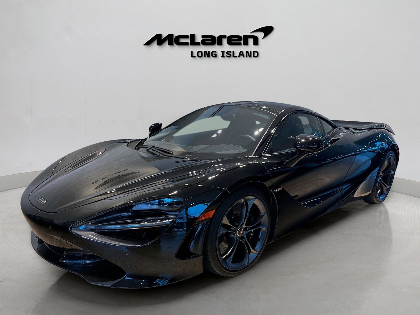 Certified 2018 McLaren 720S Base with VIN SBM14DCAXJW001540 for sale in Roslyn, NY