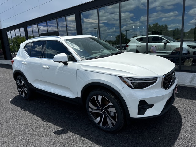 2024 Volvo XC40 Ultimate