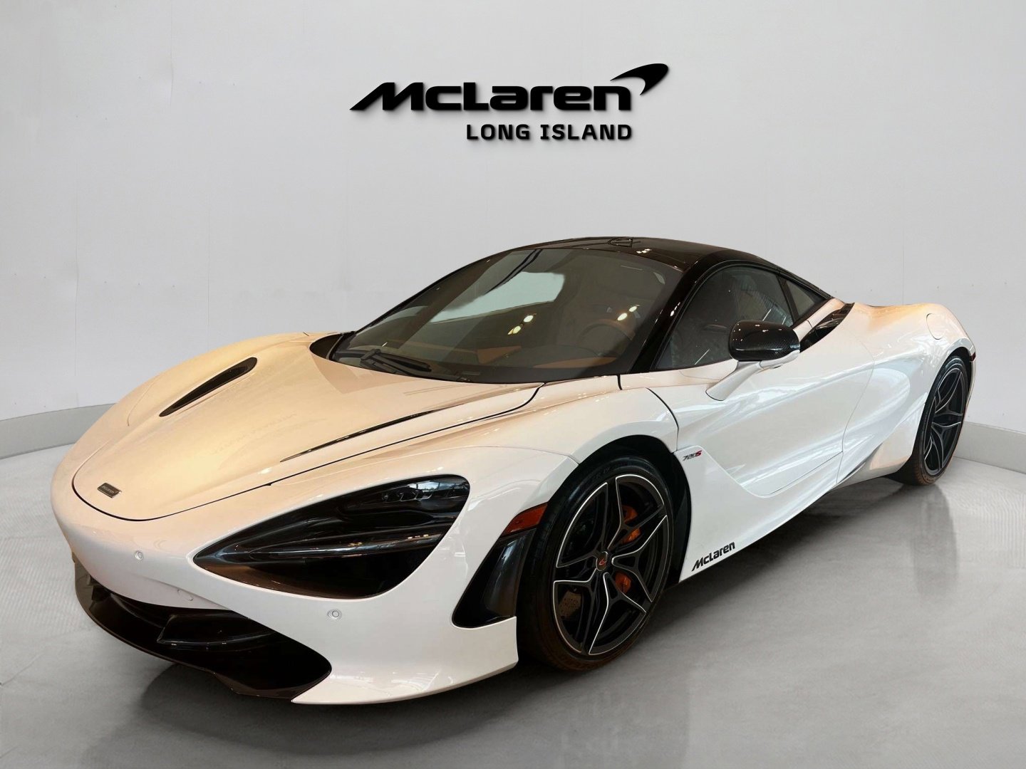 Certified 2018 McLaren 720S Base with VIN SBM14DCA6JW002071 for sale in Roslyn, NY