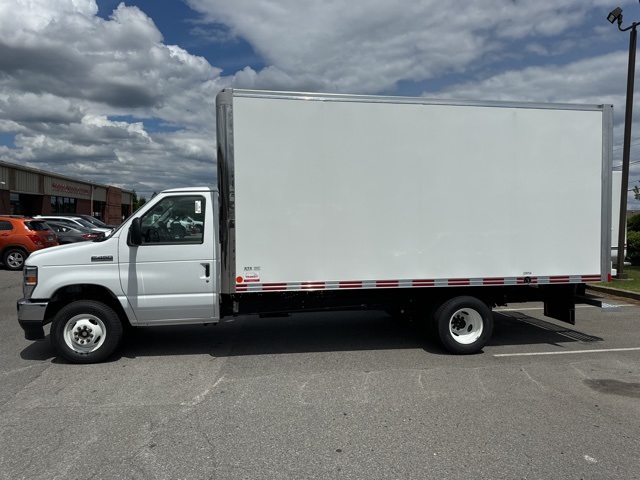 2025 Ford E-450SD Base