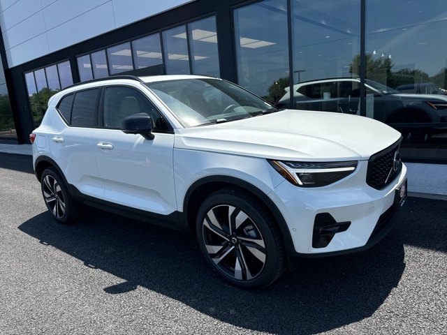 2024 Volvo XC40 Ultimate