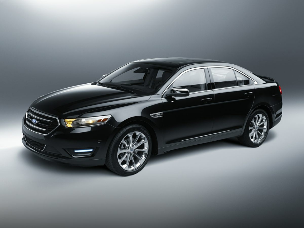 2014 Ford Taurus SEL's photo