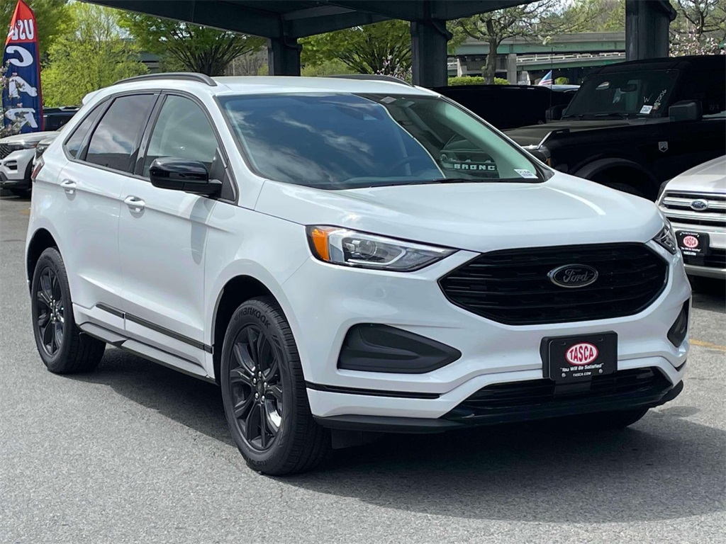 2023 Ford Edge SE