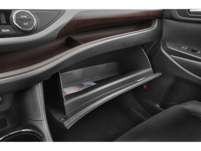 2015 Toyota Highlander LE photo 47