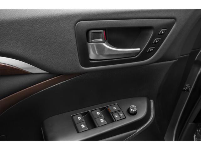 2015 Toyota Highlander LE photo 49