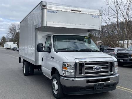 2023 Ford E-450SD Base