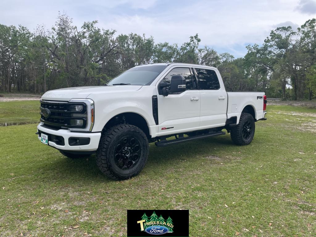 2024 Ford F-250 LARIAT 4X4 H/O w/black Pkg.