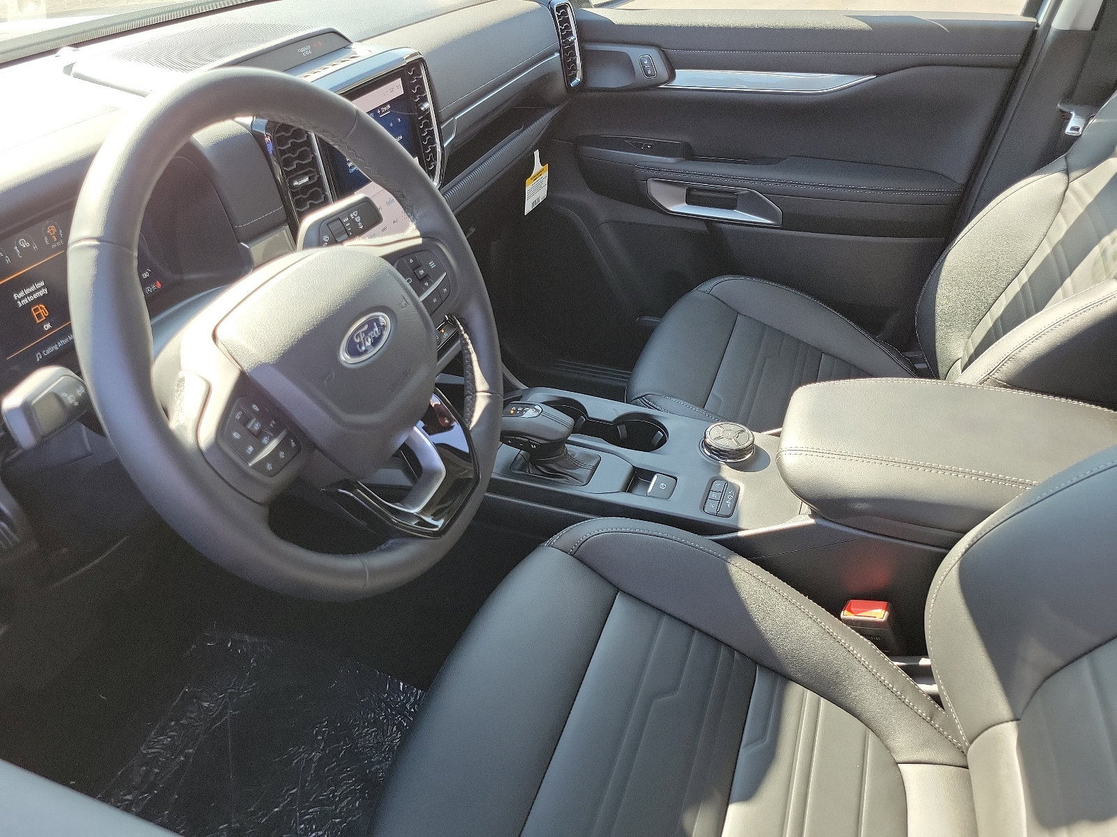 2024 Ford Ranger Lariat photo 2