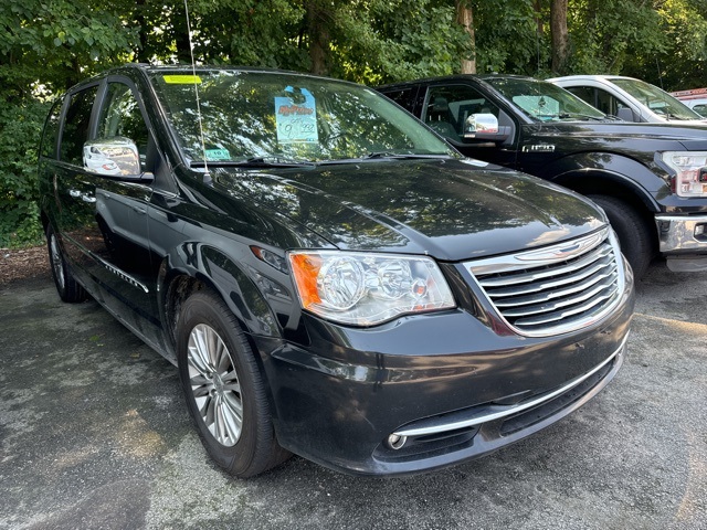 2016 Chrysler Town & Country Touring-L