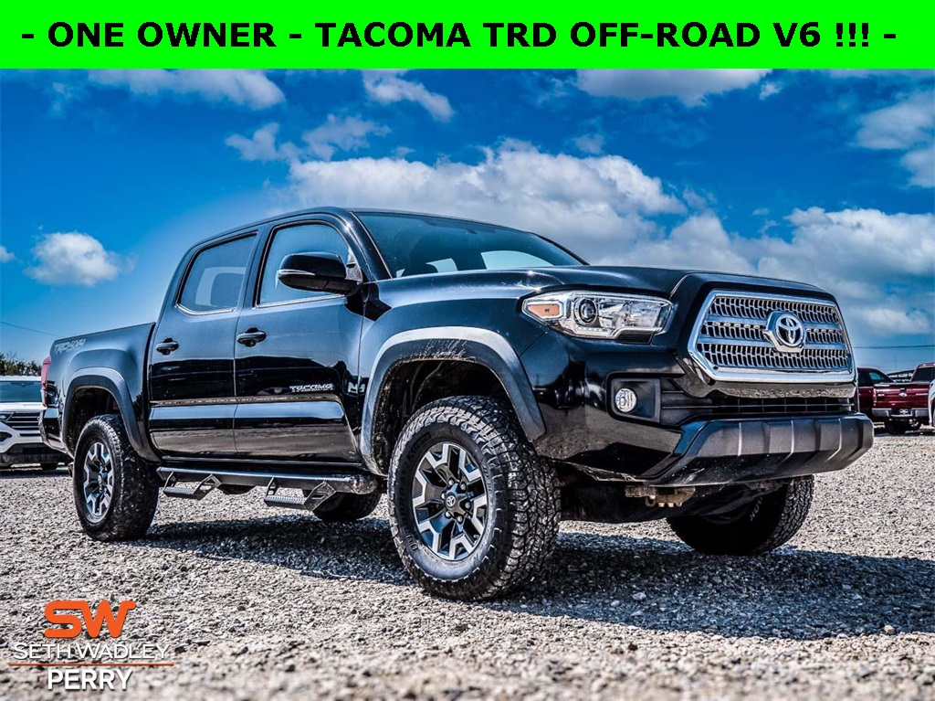 Used 2017 Toyota Tacoma TRD Off Road with VIN 5TFCZ5AN0HX047039 for sale in Perry, OK