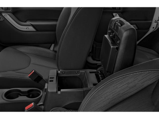2015 Jeep Wrangler Unlimited Rubicon photo 17