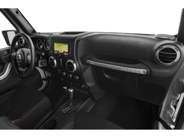 2015 Jeep Wrangler Unlimited Rubicon photo 18