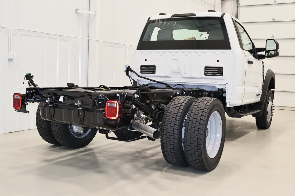 2024 Ford F-550 photo 4