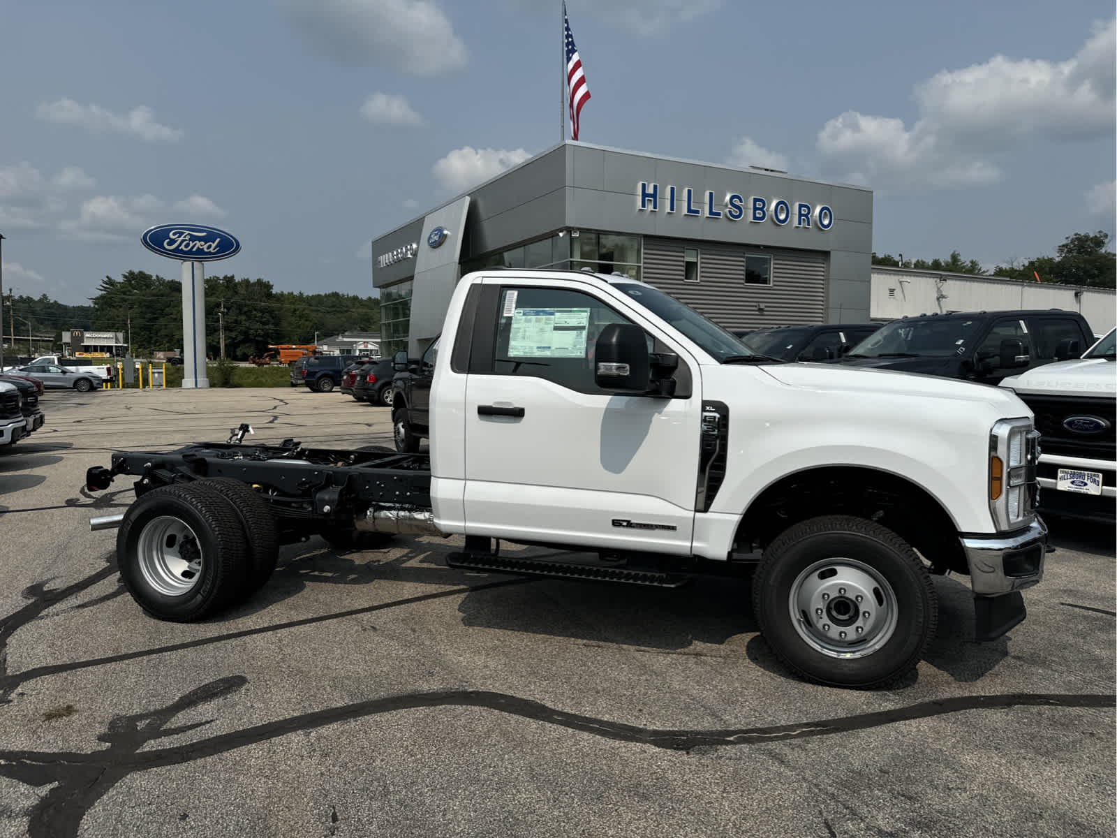 2024 Ford Super Duty F-350 DRW XL 4WD Reg Cab 145 WB 60 CA