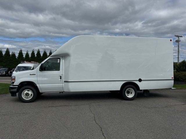 2025 Ford E-450SD Base