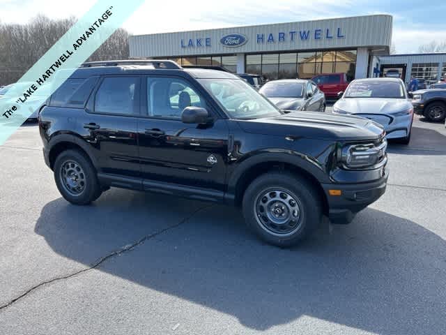 2024 Ford Bronco Sport Outer Banks photo 2
