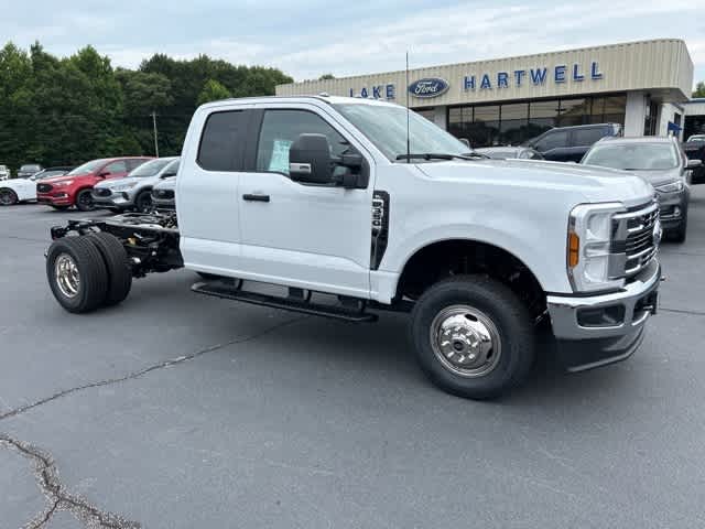 2024 Ford Super Duty F-350 DRW XL 4WD SuperCab 168 WB 60 CA