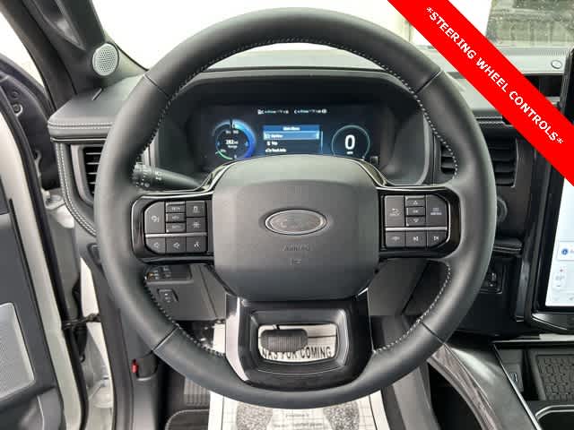 2023 Ford F-150 Lightning Platinum photo 9