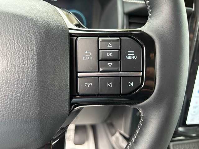 2023 Ford F-150 Lightning Platinum photo 11