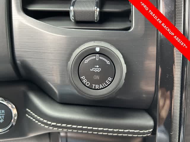 2023 Ford F-150 Lightning Platinum photo 14
