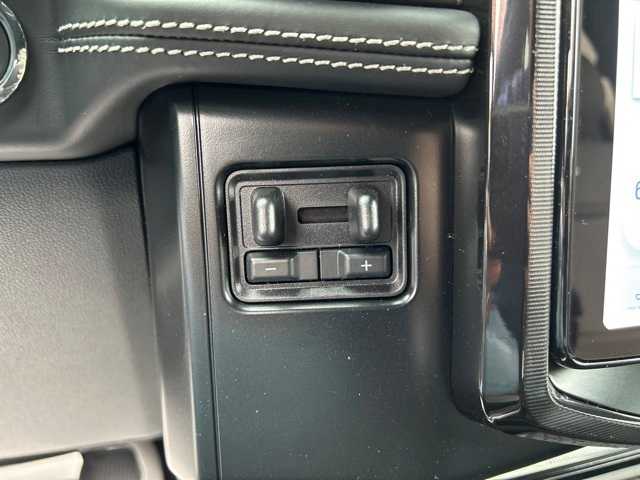 2023 Ford F-150 Lightning Platinum photo 15
