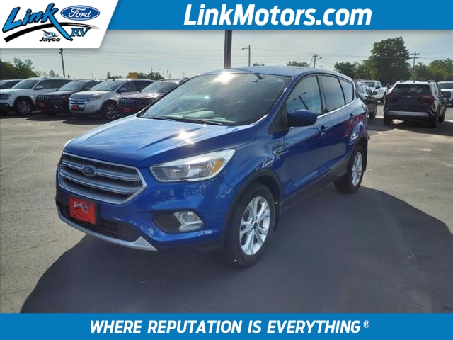 Used 2017 Ford Escape SE with VIN 1FMCU9G91HUB44084 for sale in Minong, WI