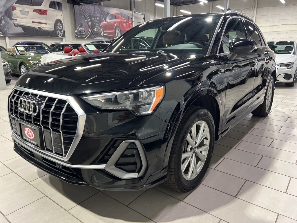 2022 Audi Q3 Premium