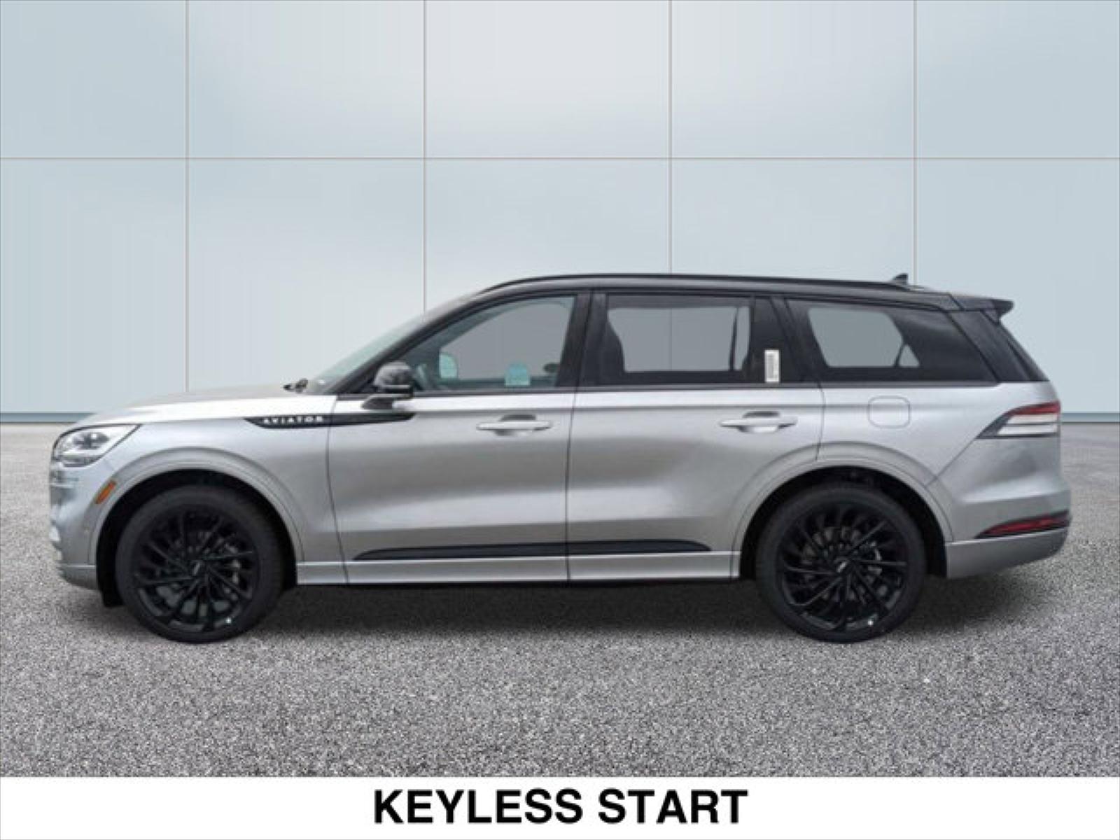 2023 Lincoln Aviator Black Label photo 3