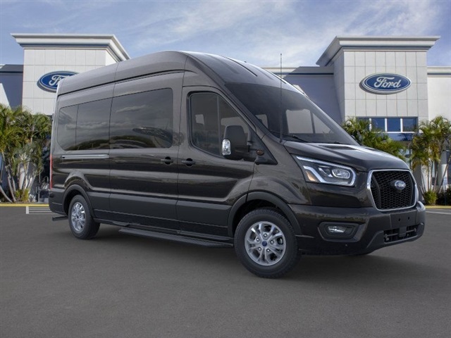 2024 Ford Transit Passenger Wagon XLT