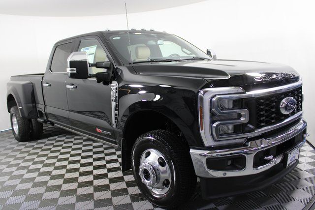 2024 Ford Super Duty F-350 DRW LARIAT