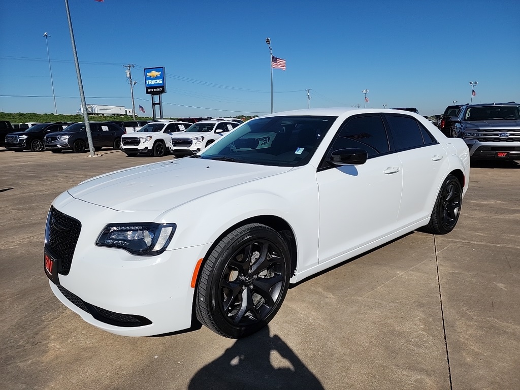 2022 Chrysler 300 Touring