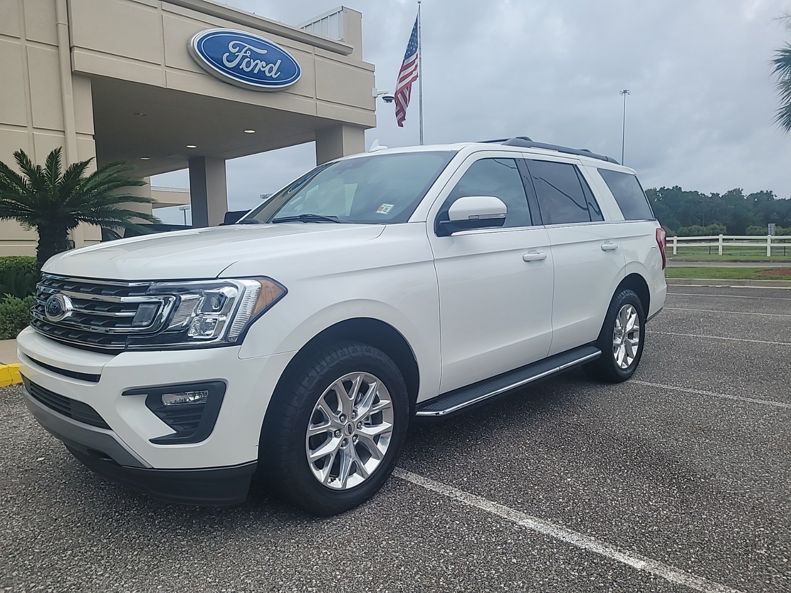 Used 2021 Ford Expedition XLT with VIN 1FMJU1JT1MEA30099 for sale in Darien, GA