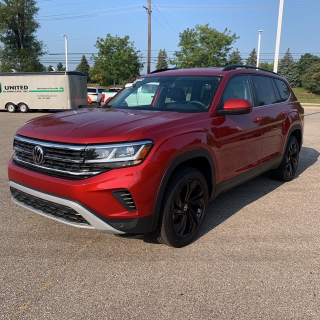 Used 2022 Volkswagen Atlas SE w/Tech with VIN 1V2HR2CA1NC544133 for sale in Midlothian, IL