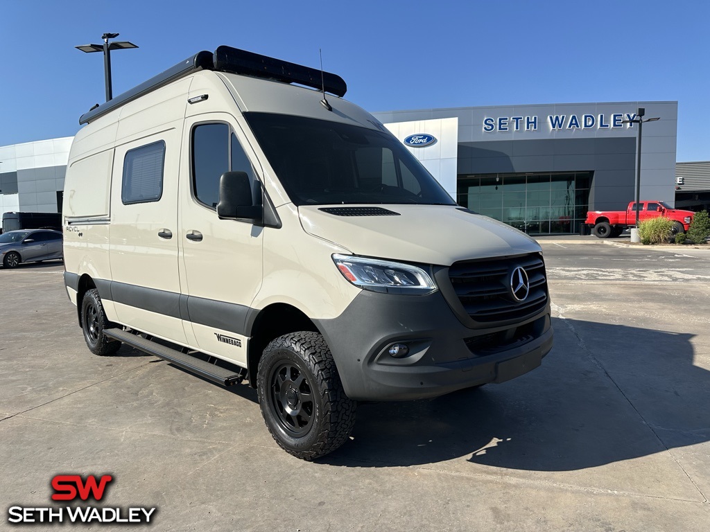 2021 Winnebago Revel 44E