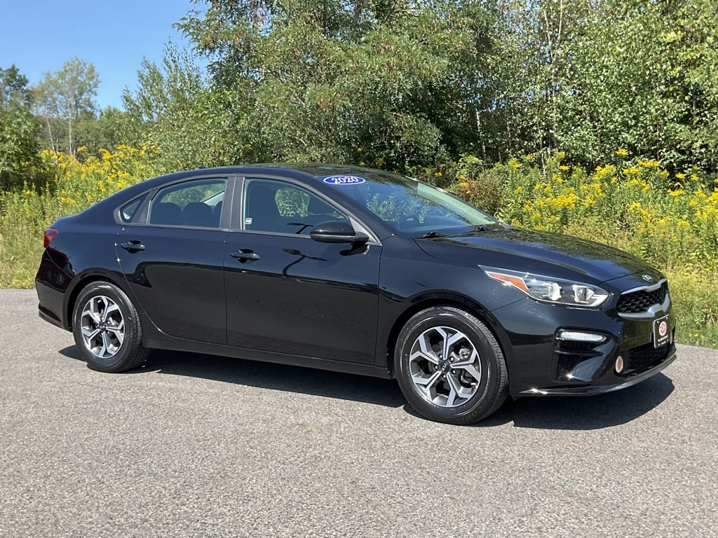 Used 2020 Kia FORTE LXS with VIN 3KPF24AD4LE245585 for sale in Dickson City, PA