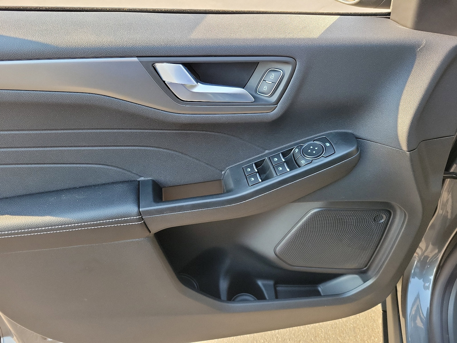 2024 Ford Escape photo 7