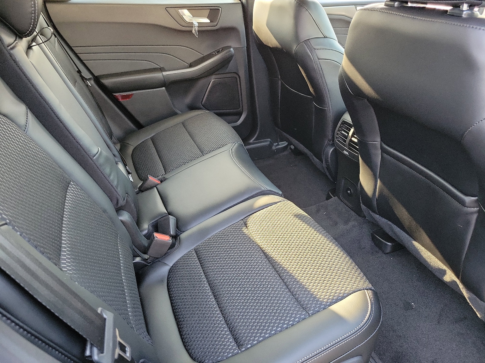 2024 Ford Escape photo 8