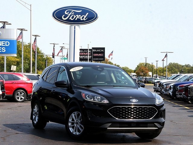 Used 2020 Ford Escape SE with VIN 1FMCU0G6XLUA42325 for sale in Arlington Heights, IL