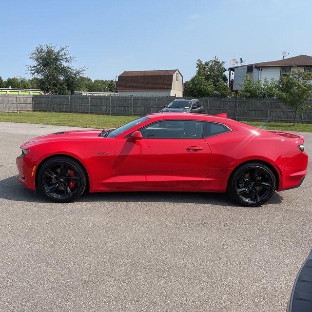 Used 2021 Chevrolet Camaro LT1 with VIN 1G1FF1R74M0138671 for sale in Arlington Heights, IL