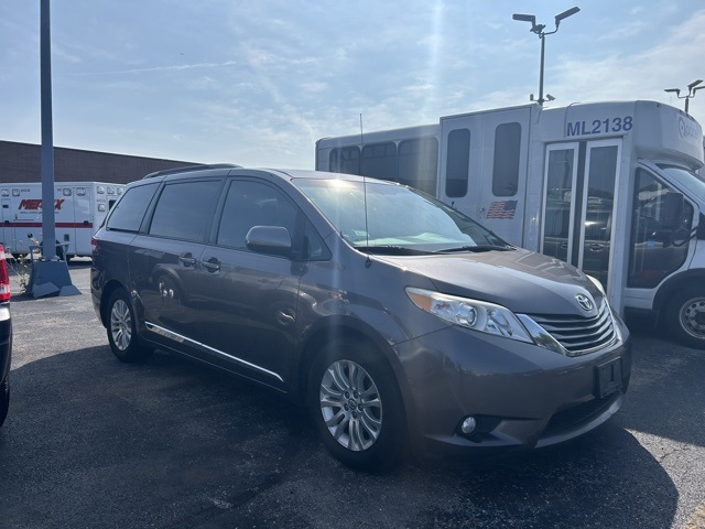 2013 Toyota Sienna XLE