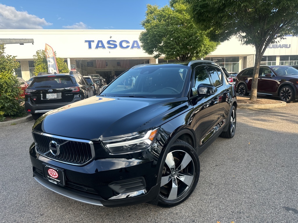 Used 2019 Volvo XC40 Momentum with VIN YV4162UK9K2045629 for sale in Yonkers, NY